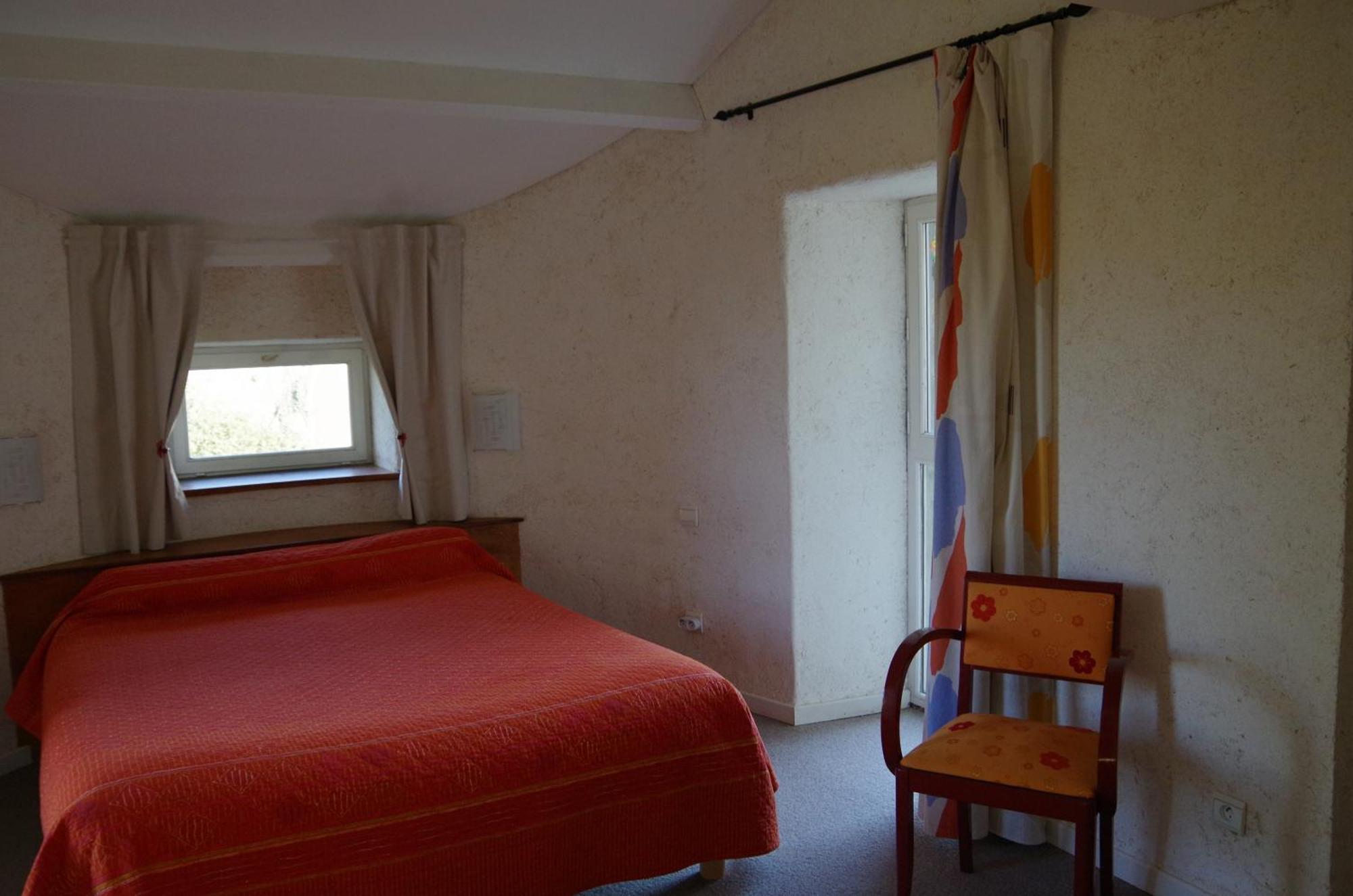 Gites Du Manoir De Goandour Крозон Номер фото